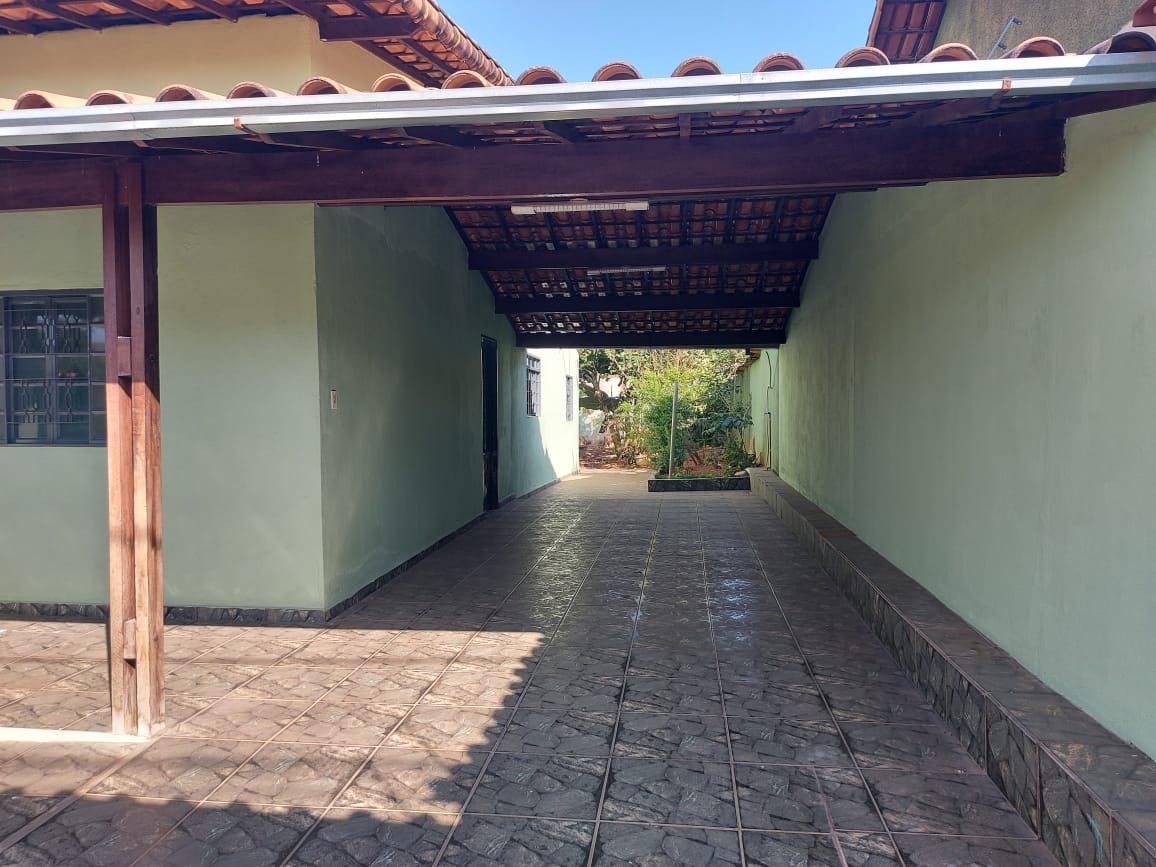 VENDO CASA COM LOTE 360 M² NO JK 